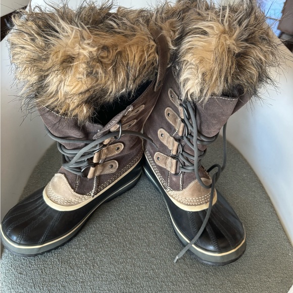 Sorel Joan of Arctic black and Gray Snow Boot - Picture 2 of 8